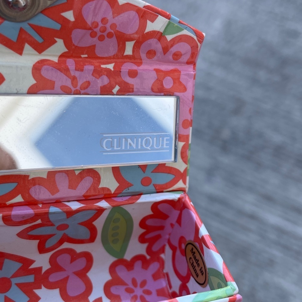 Clinique NWOT Floral Lipstick Case Makeup - Picture 3 of 3